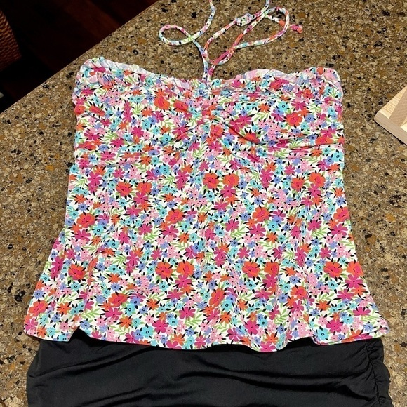 WOMEN’S 2 PIECE SWIMSUIT. BEACH HOUSE TOP, SIZE 12. BOTTOMS ARE SIZE L. - Picture 2 of 3
